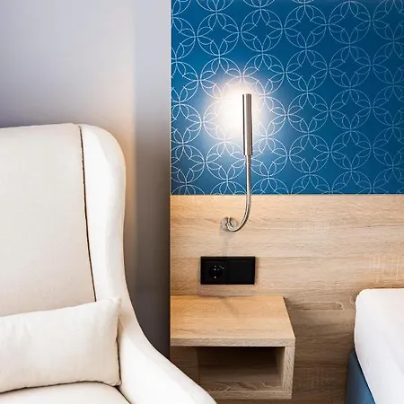 Stadt Kassel 호텔 린텔른